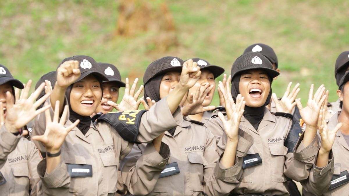 Siswa Sepolwan Tanya Polisi Prancis